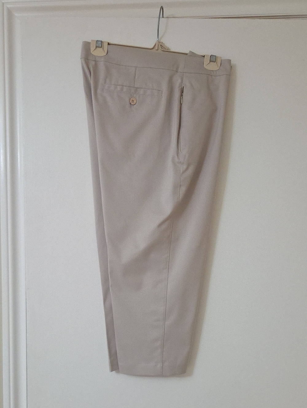 Women’s Capris in Light Beige — Classic Straight Fit